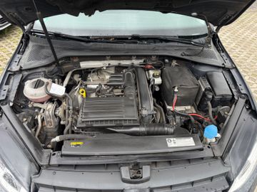 Volkswagen Golf - 11