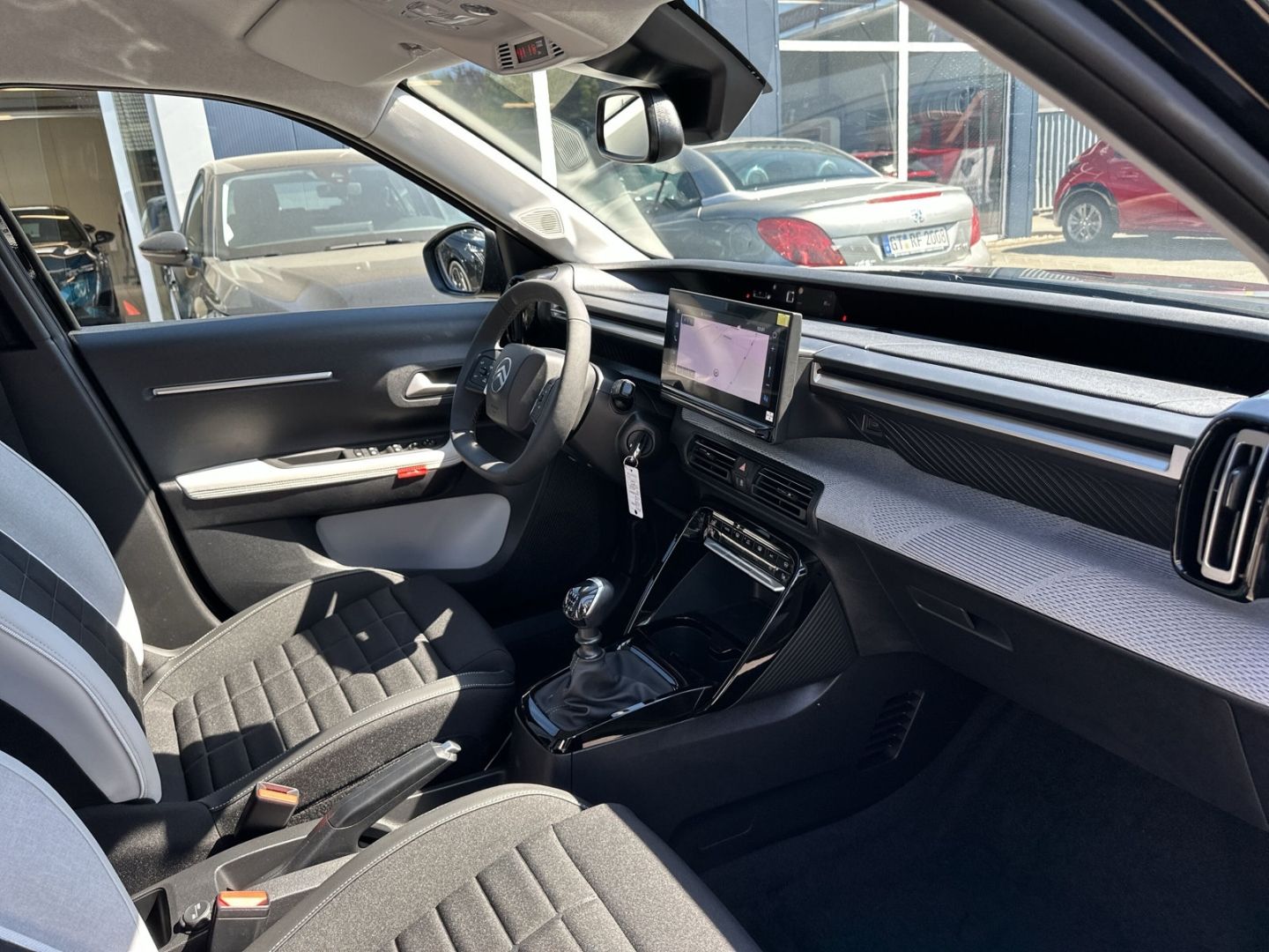 Fahrzeugabbildung Citroën C3 MAX 1.2 PT Turbo 100 S&S Navi CarPlay SHZ.