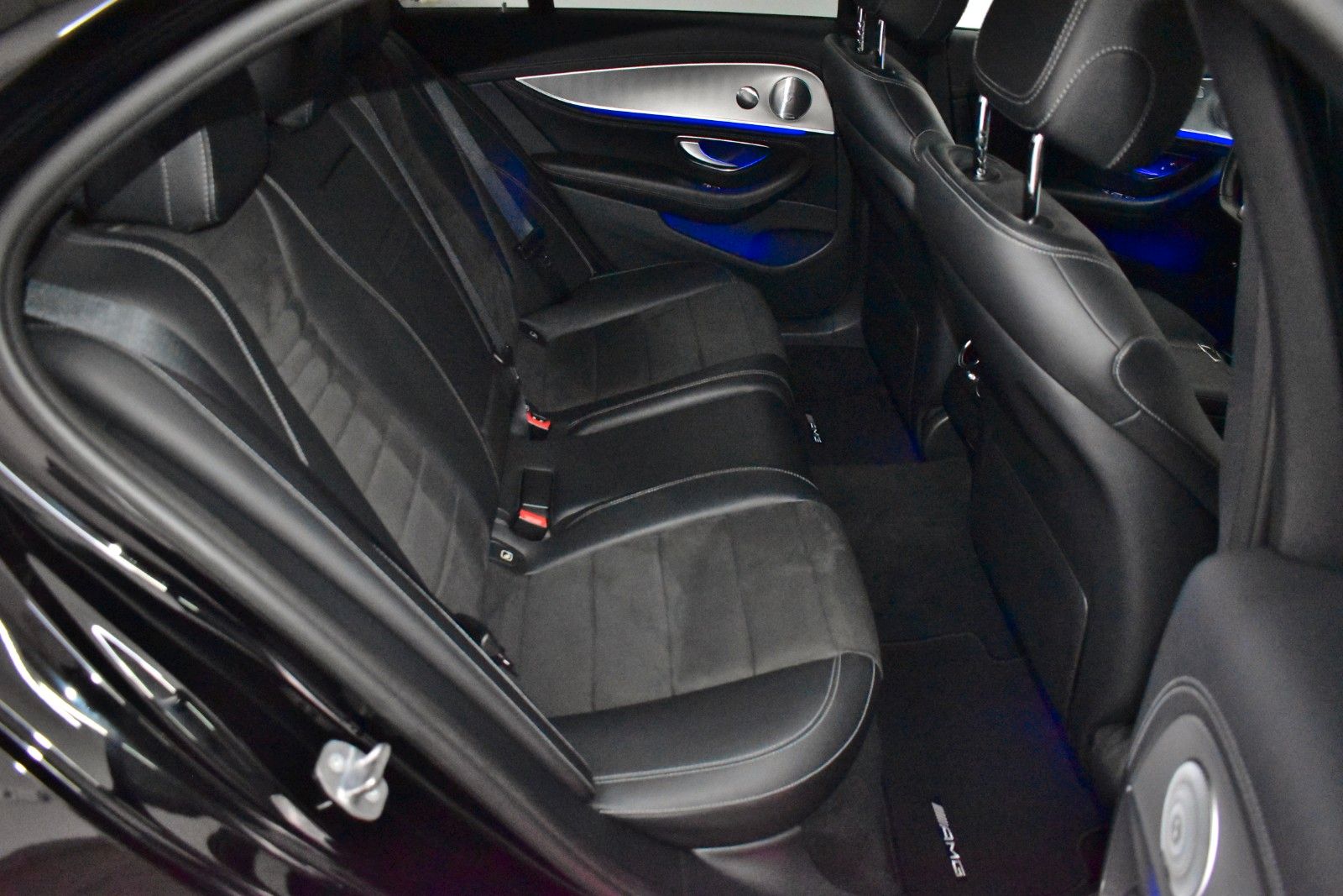 Fahrzeugabbildung Mercedes-Benz E 350e AMG Line,Leder,Navi,LED,HUD,Panor,360°+WR