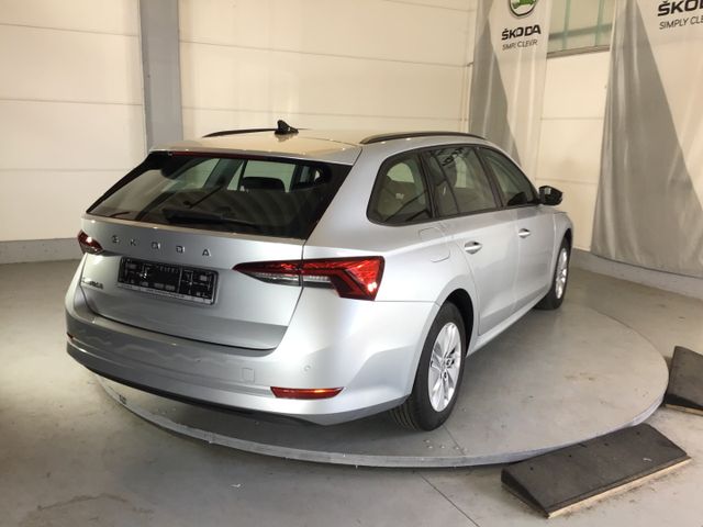 Fahrzeugabbildung Skoda Octavia Ambition 2.0 TDI Combi DSG/Navi/Tempo