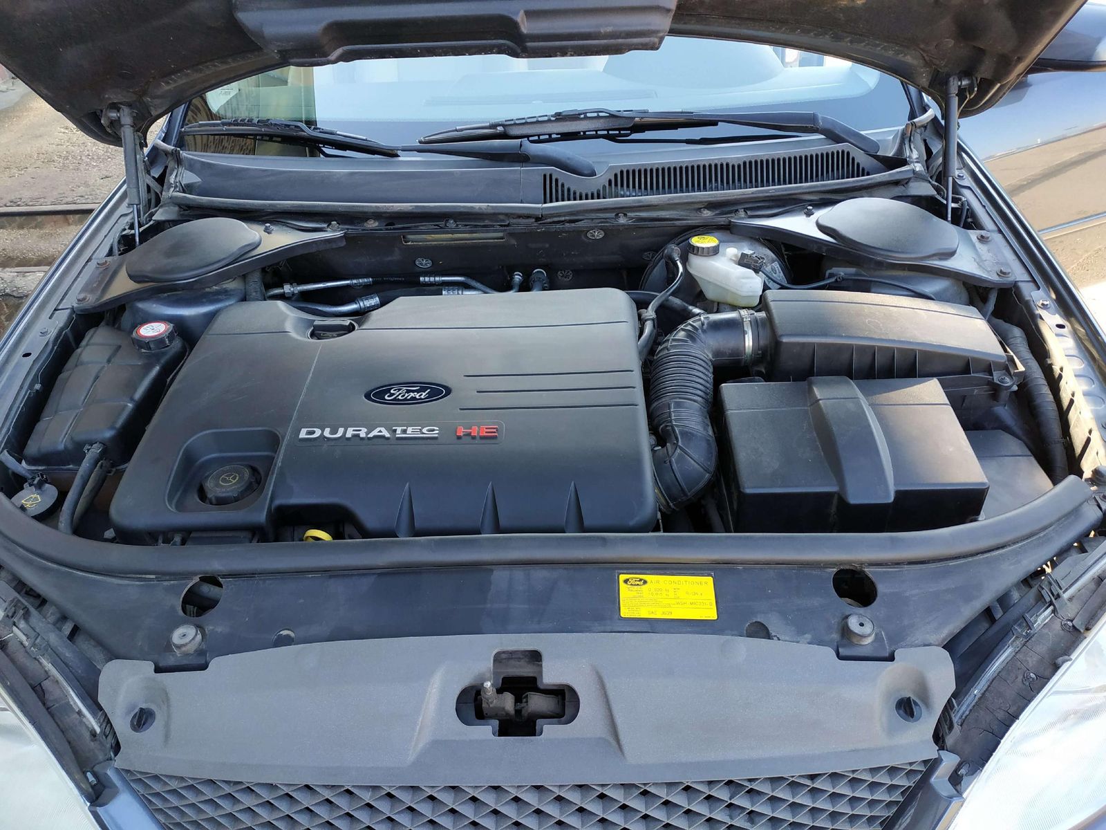 Mondeo Mondeo 1.8 Ghia/ TÜV NEU/ wenig KM/ Winte – Bild 17