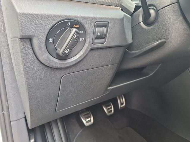 Fahrzeugabbildung Volkswagen T-Cross Move AHK Climatronic ACC PDC RFK SH LM