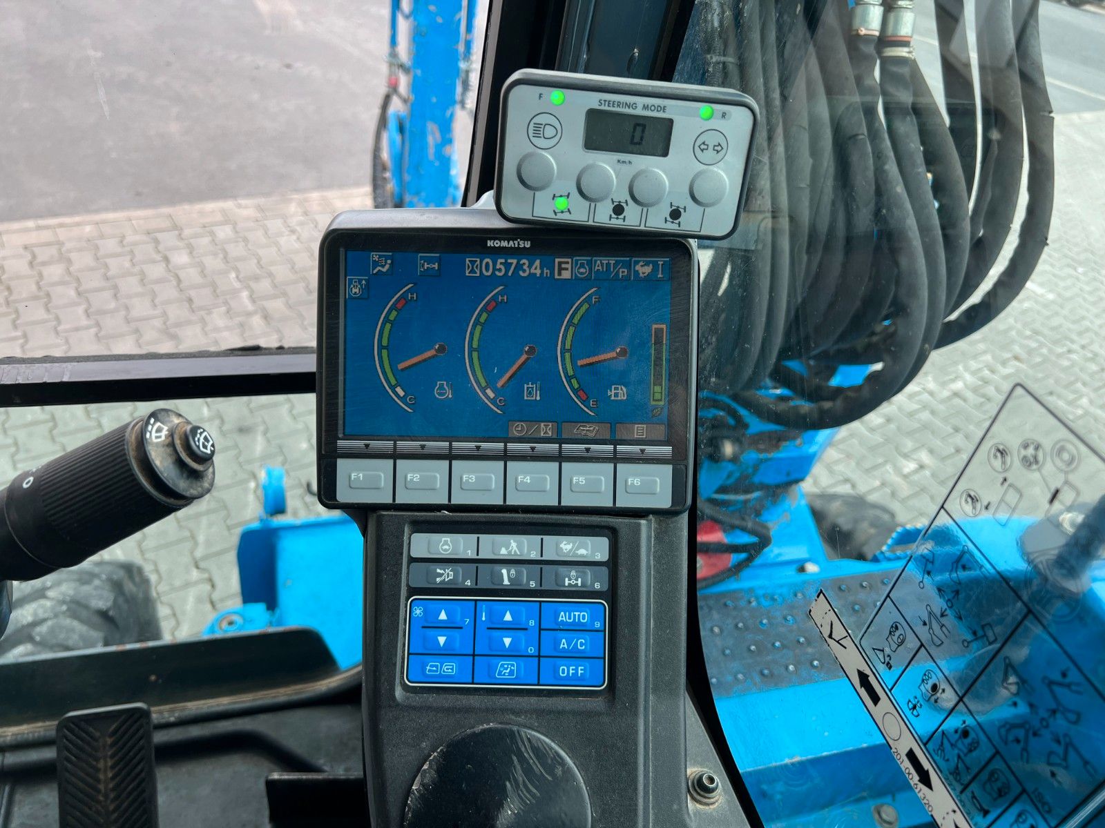 Fahrzeugabbildung Komatsu PW 98MR-8 / 5.734h / Powertilt HS08