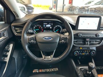 Ford Focus Lim. Titanium *Navi*AHK*LED*