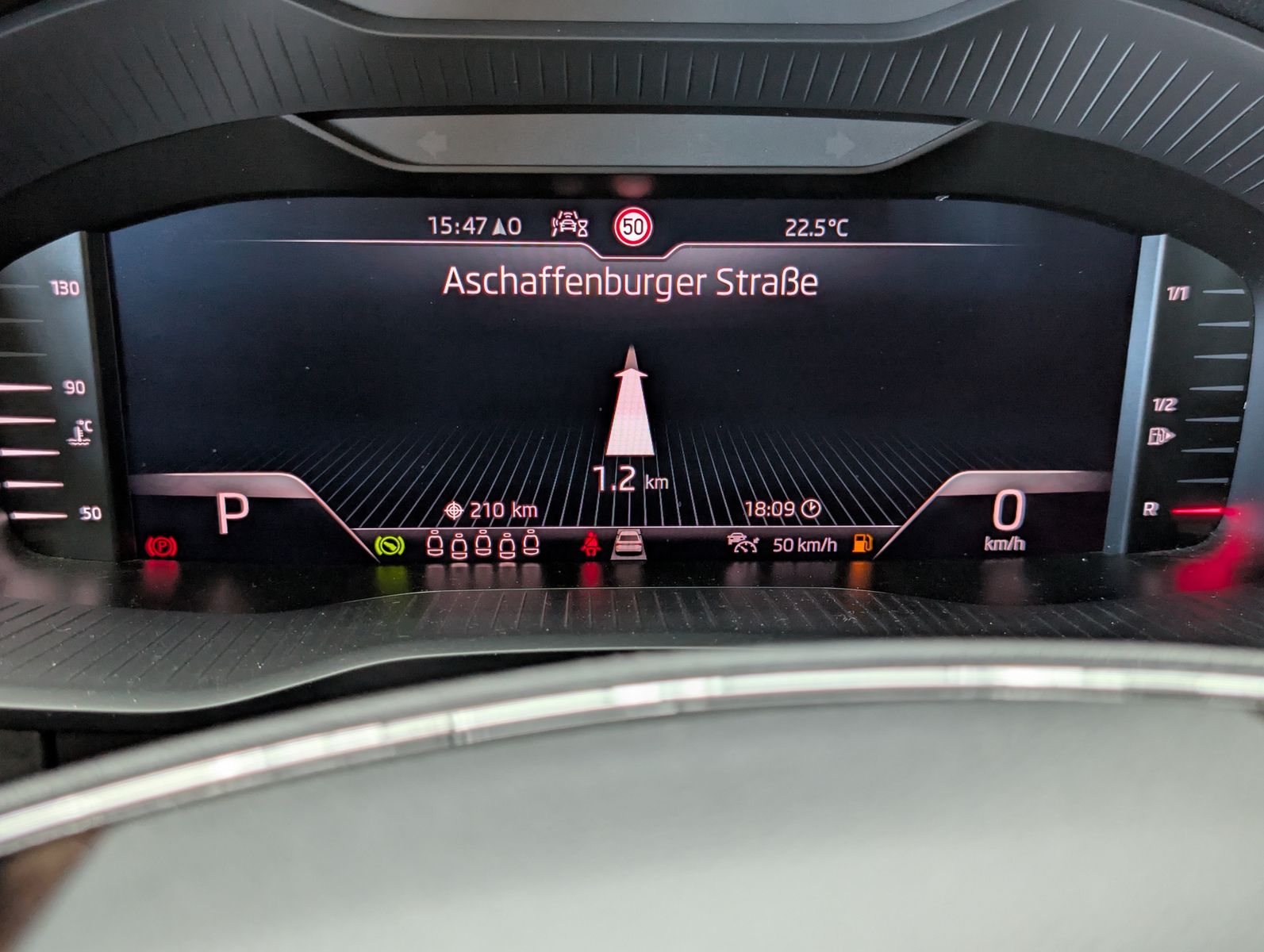 Fahrzeugabbildung SKODA Kodiaq Clever 4x4 PANO*AHK*CANTON*4xSHZ*7-Sitzer