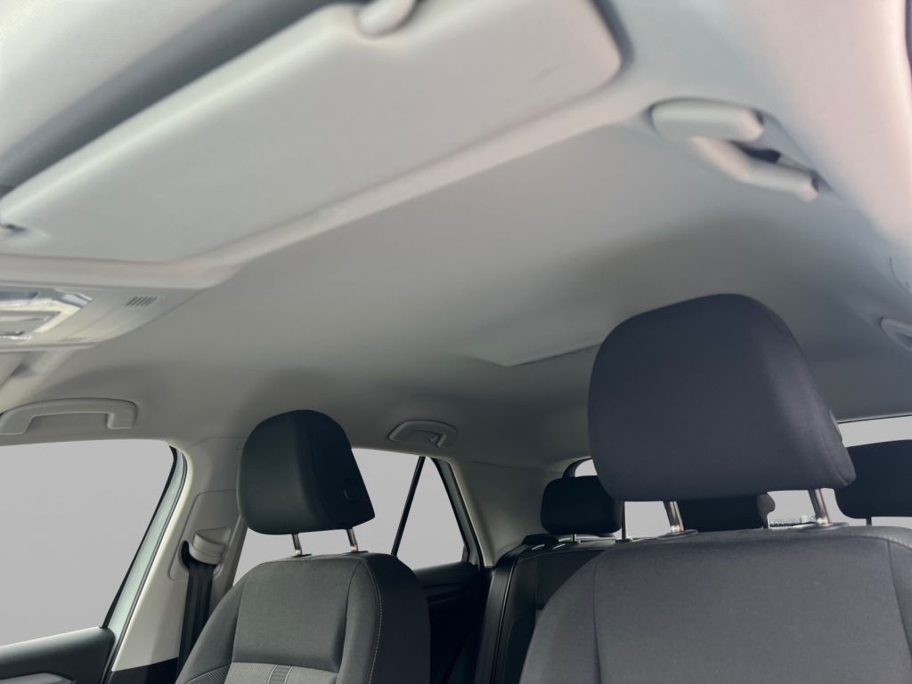 Fahrzeugabbildung Volkswagen T-Roc 1.5 TSI Life AHZV Standheizung