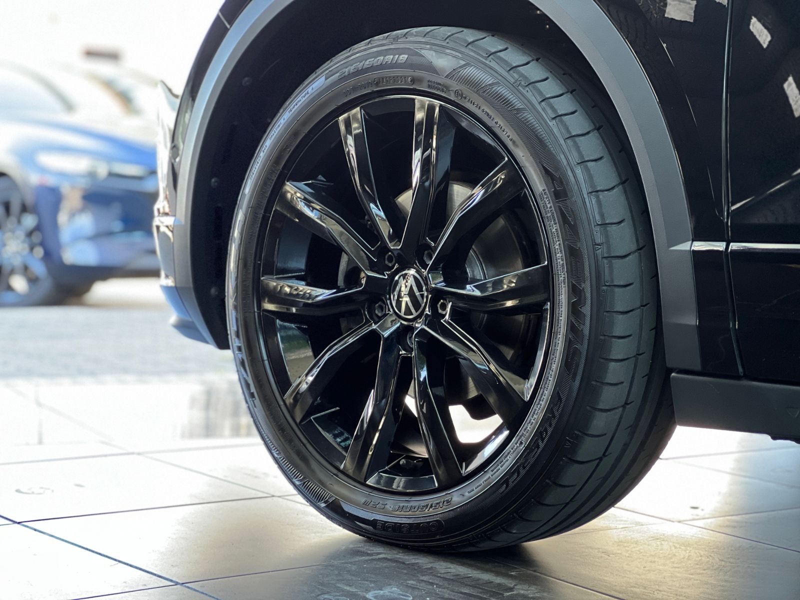 Fahrzeugabbildung Volkswagen T-Roc Cabriolet R Line Black AHK BEATS KEYLESS