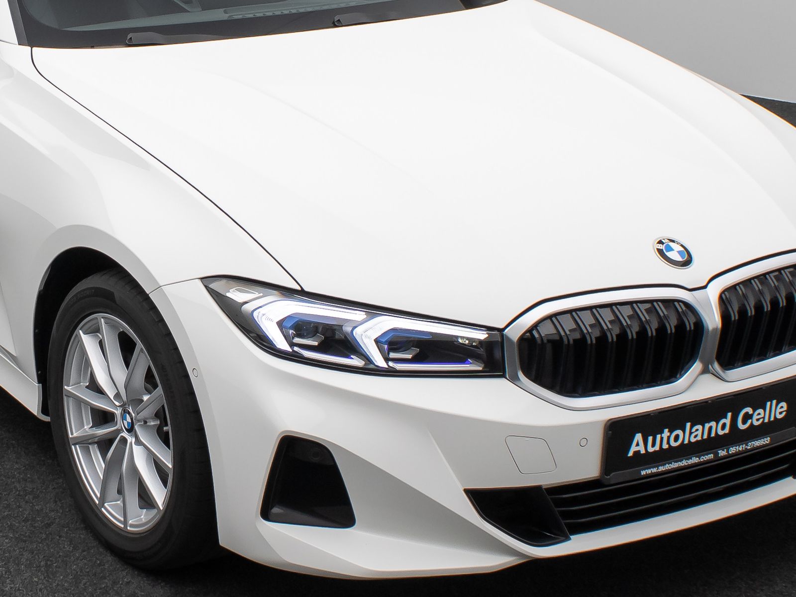 Fahrzeugabbildung BMW 320d Kamera HUD DAB AHK Alarm Sport Leder Ad.LED