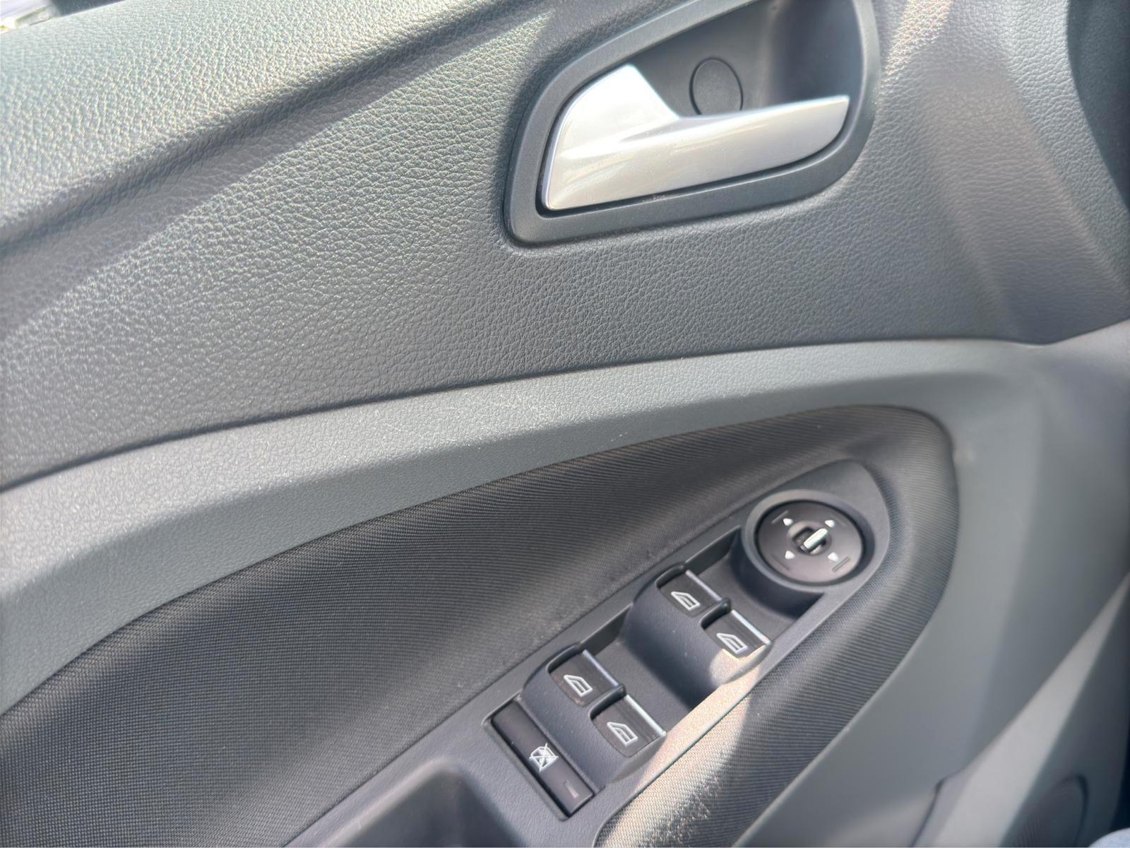 Ford C-MAX 2012 — photo 12