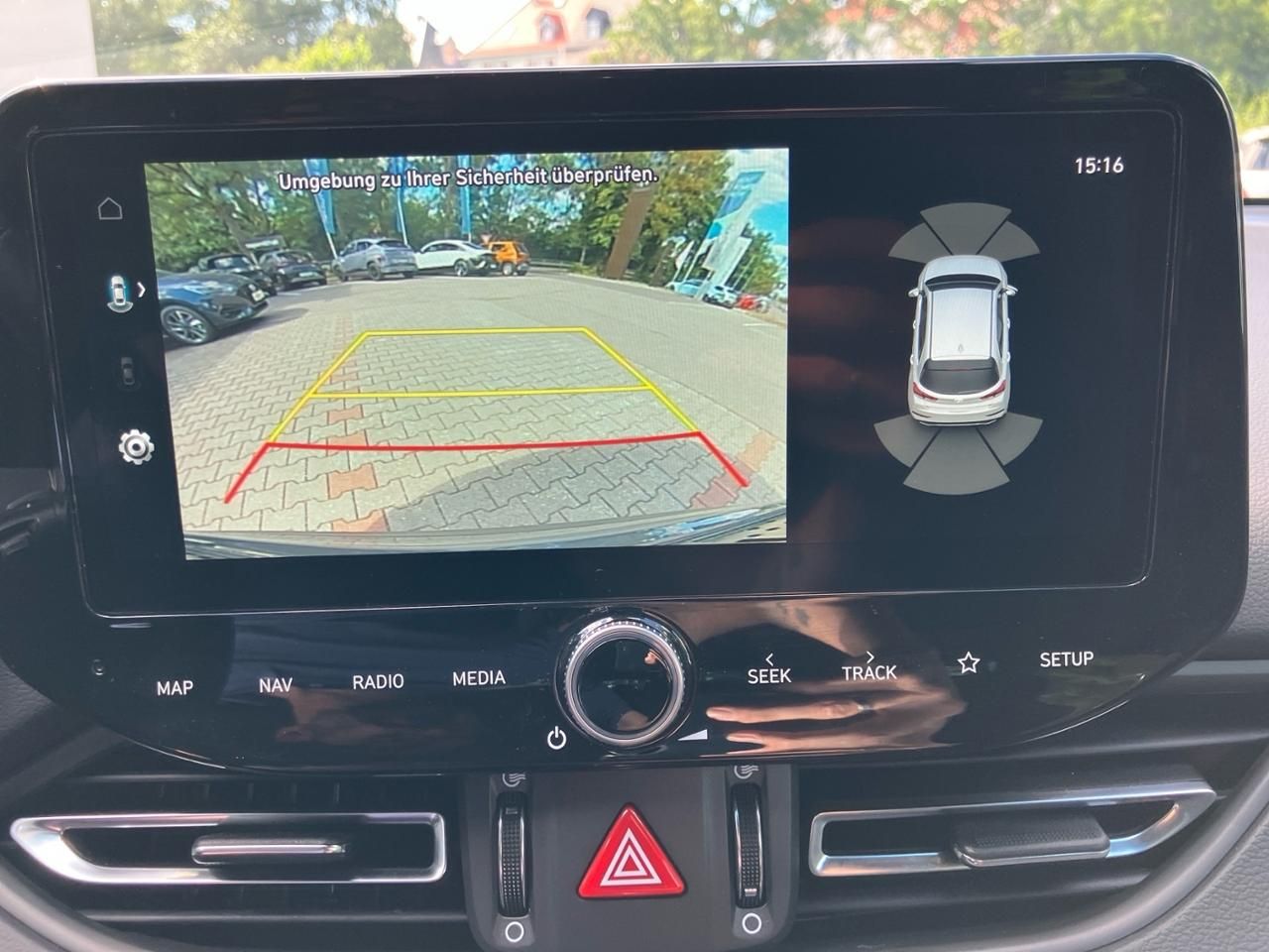 Fahrzeugabbildung Hyundai i30 DCT ADVANTAGE LED*NAVI*2Z-KLIMA*CARPL*KEYLES