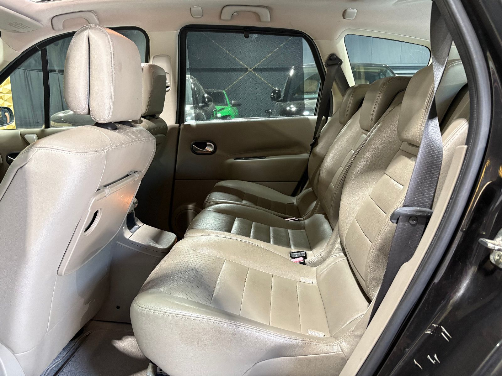 Fahrzeugabbildung Renault Scenic II Grand Privilege/7-SITZ/PANO/NAVI/SHZ/
