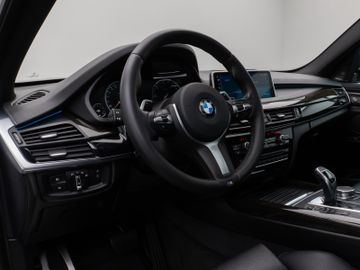 Fahrzeugabbildung BMW X5 xDr 30d M Sport Pano HUD H/K AHK Comfort 20'