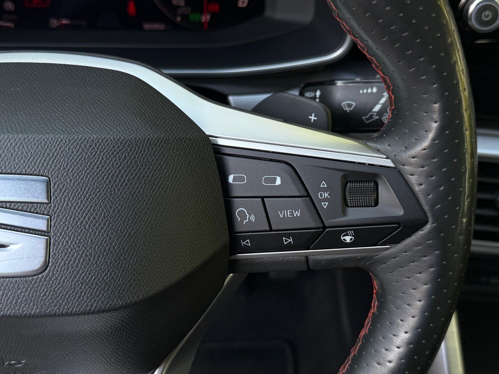 Fahrzeugabbildung SEAT Leon ST 2.0TDI DSG FR-Line LED+SHZ+VIRT+ACC+MEMO