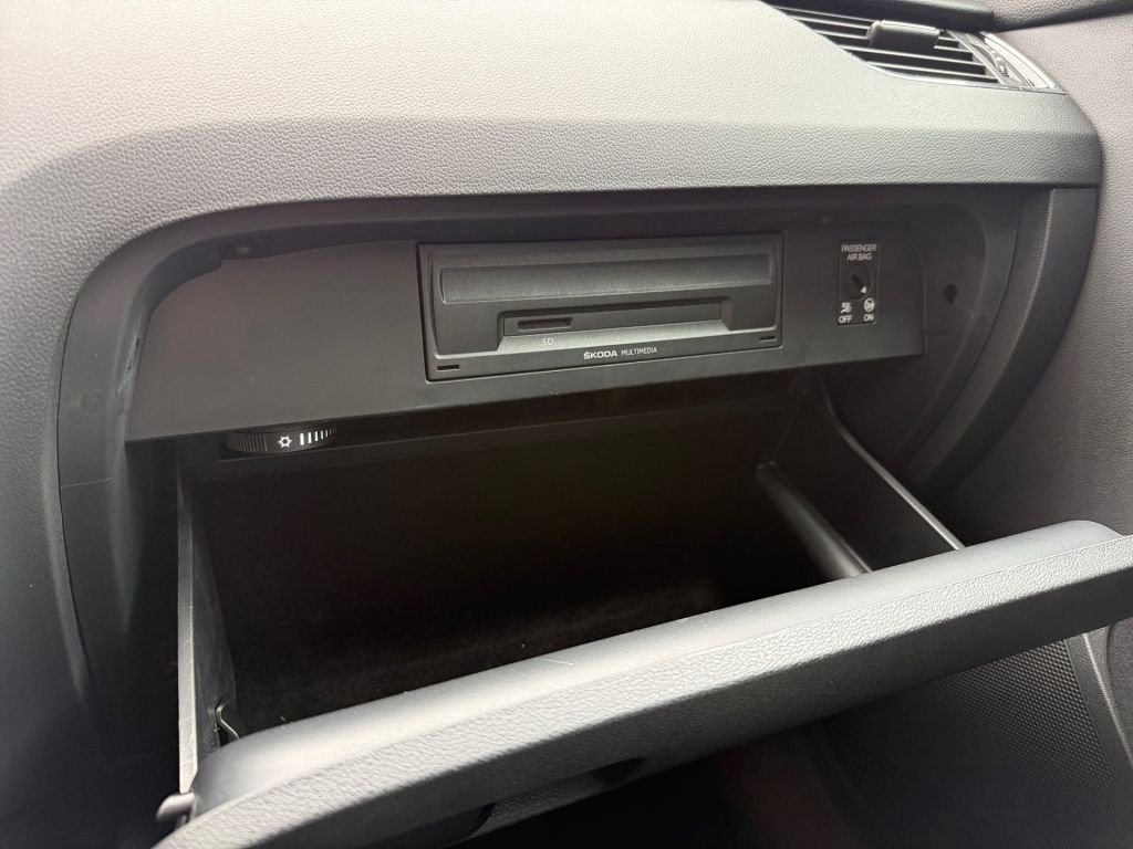 Fahrzeugabbildung SKODA Octavia Combi 1.8 TSI DSG Style