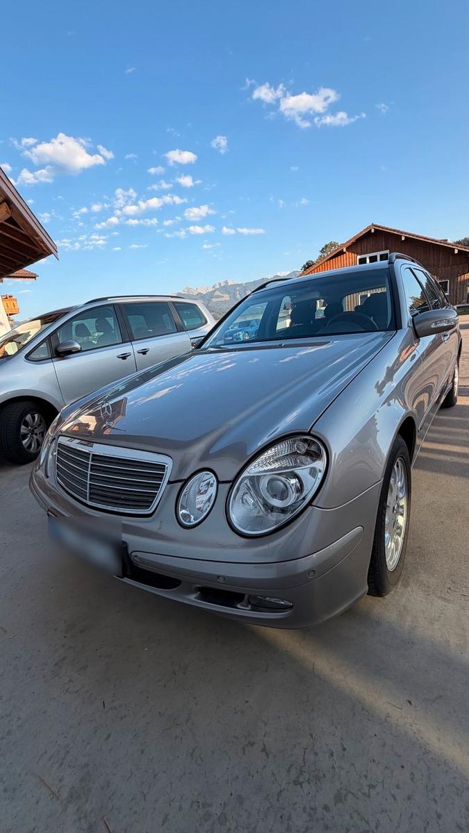 Mercedes-Benz E220, 2004