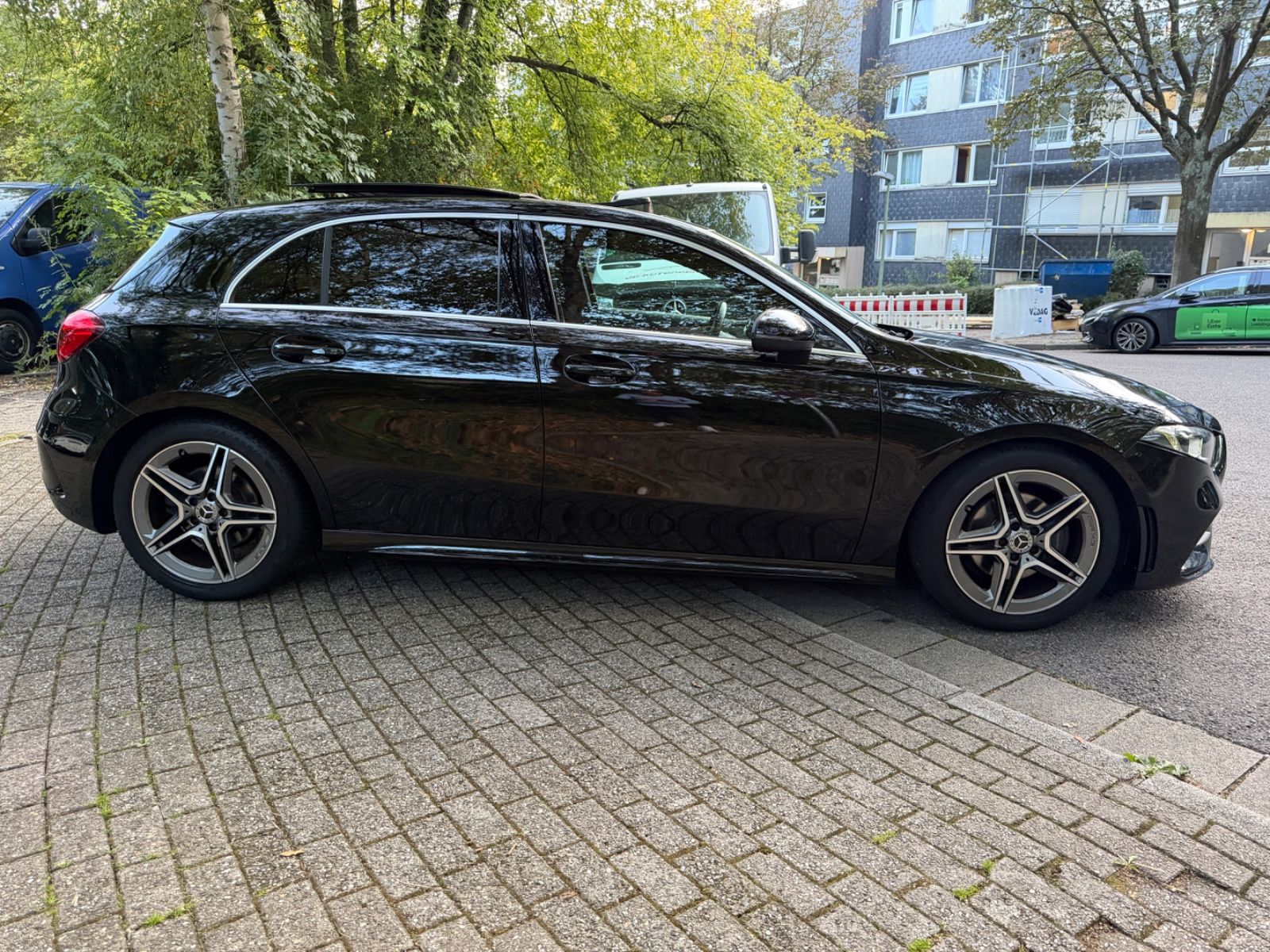 Mercedes-Benz A 200*AMG-Line* Panorama-Dach* classicrot imagem 3