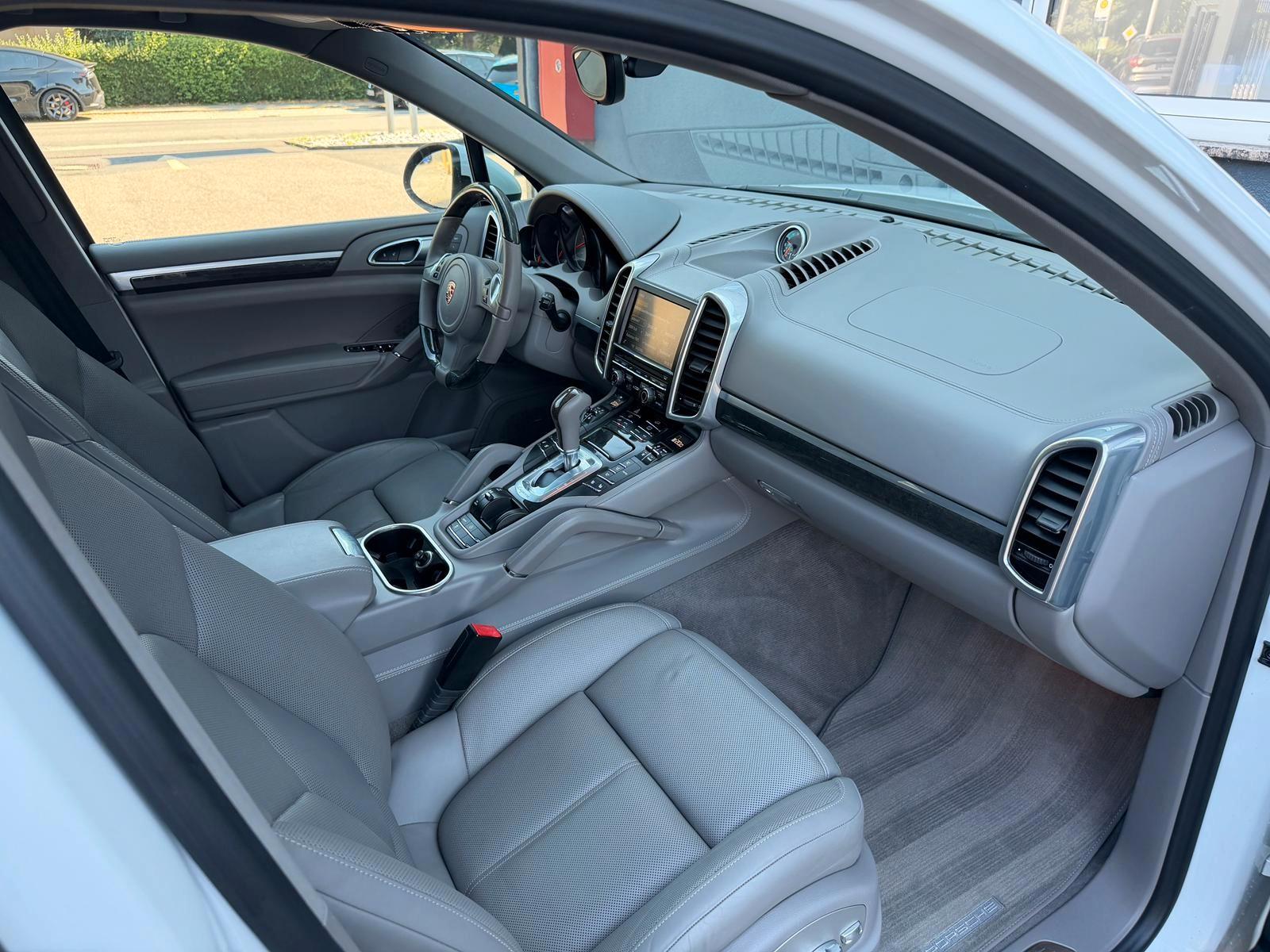 Porsche Cayenne S 4.8 V8 TÜV 09/27