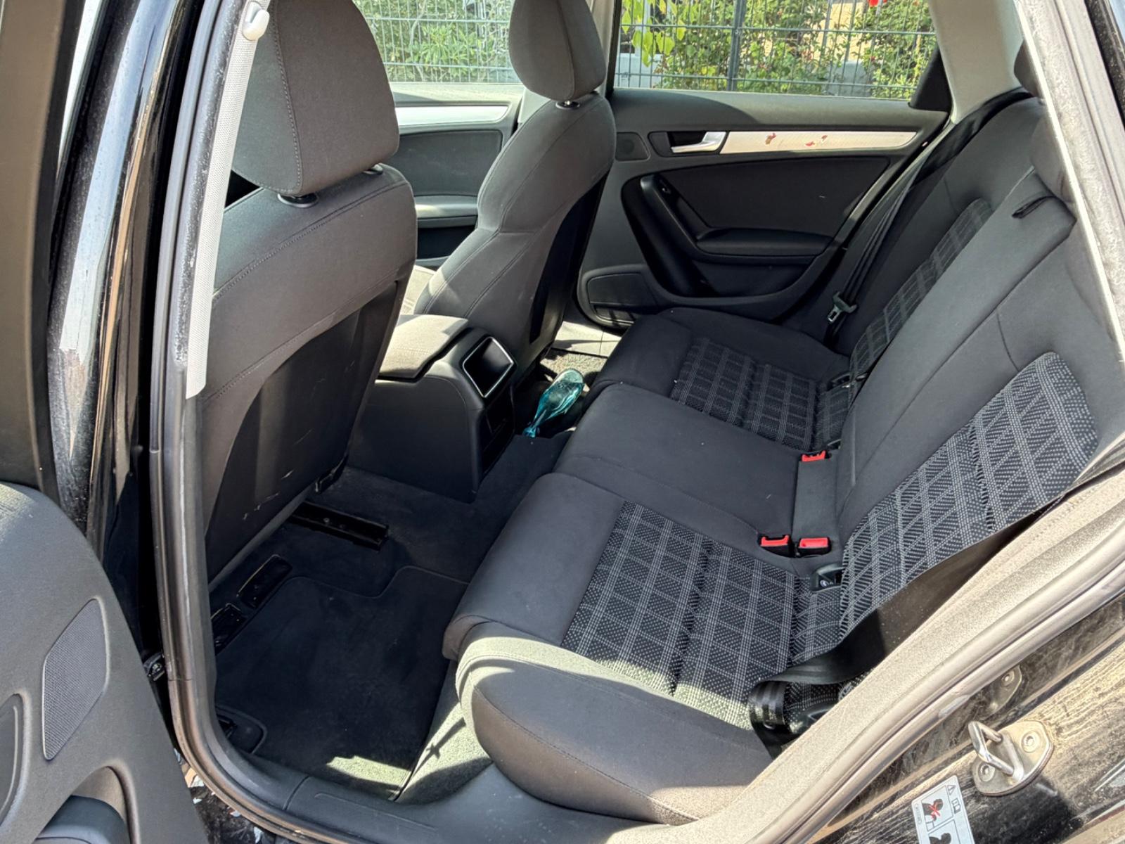 Audi A4 2012 — photo 12