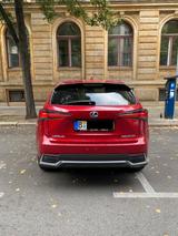Lexus NX 300h E-FOUR Luxury * Panorama * M. Levinson - Lexus mit Hybrid-Antrieb: Allradantrieb