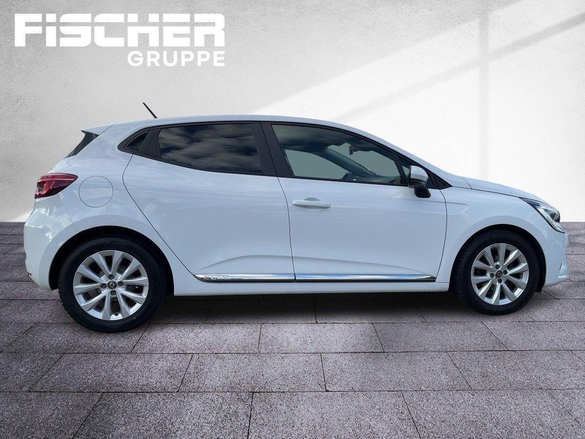 Fahrzeugabbildung Renault Clio EXPERIENCE TCe 90 ABS Fahrerairbag ESP SERV - mit KI generiert/bearbeitet