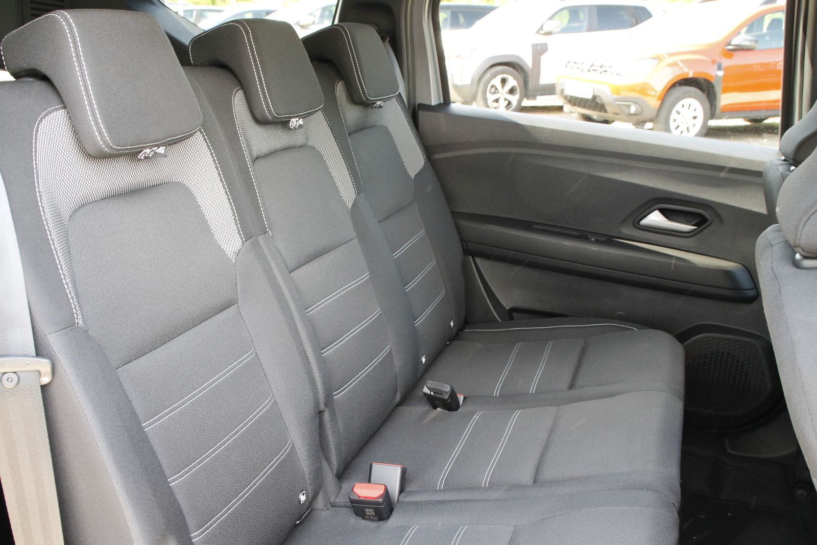 Fahrzeugabbildung Dacia Jogger Expression TCe 110