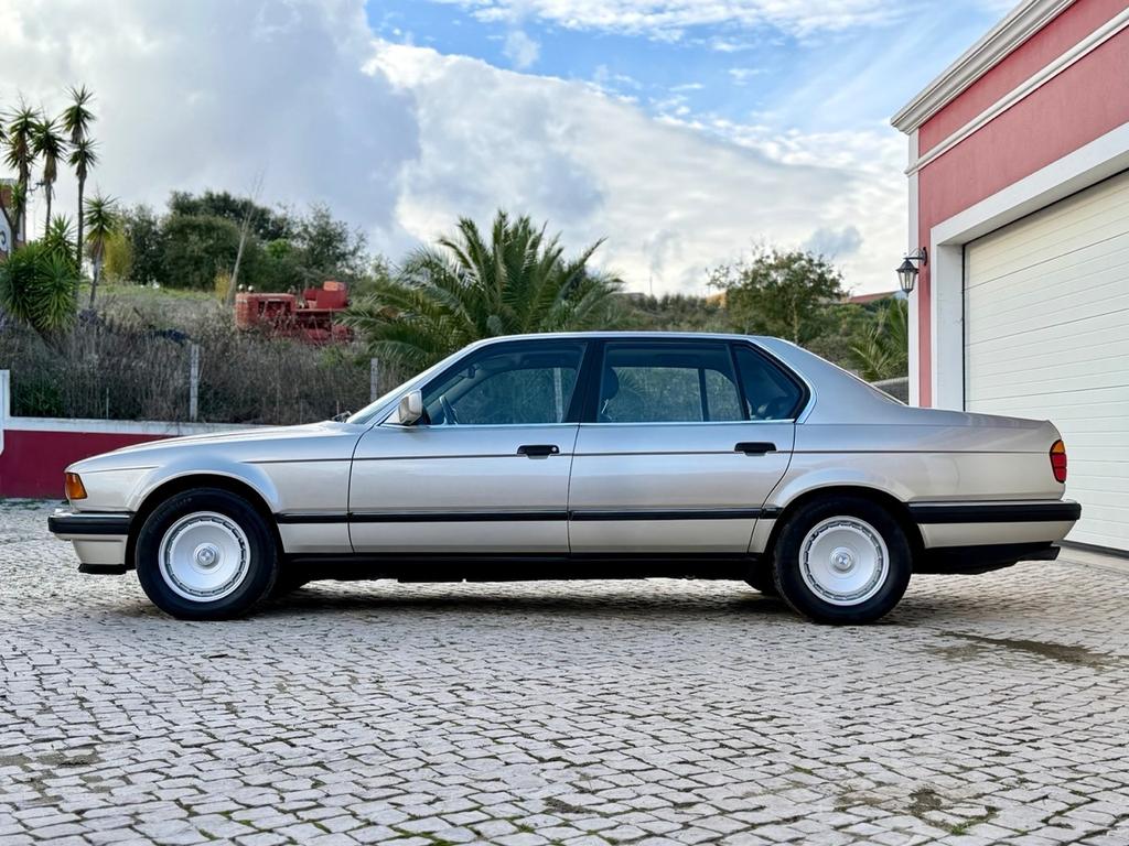 BMW 750