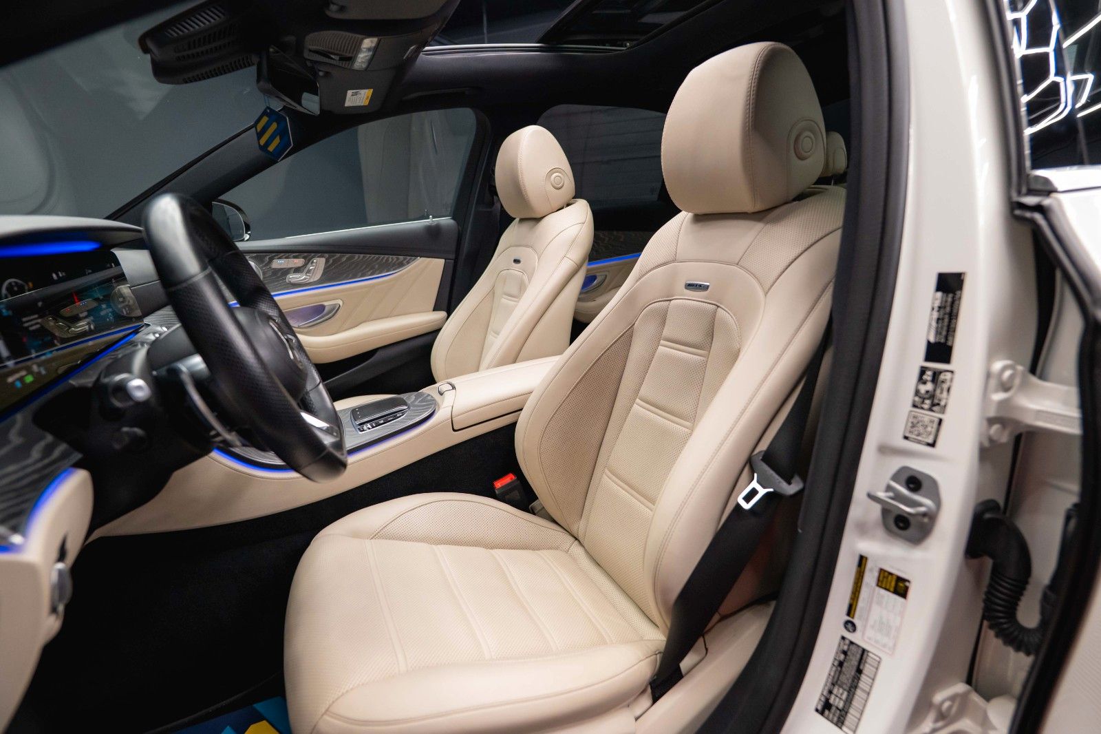 Fahrzeugabbildung Mercedes-Benz E 53 AMG 4Matic+ Facelift Designo *ACC*Pano*360*