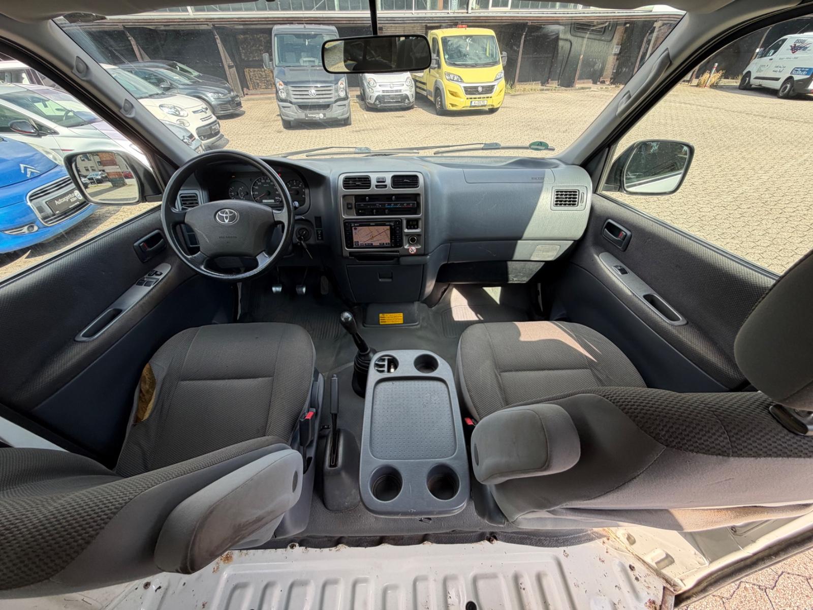 Toyota Hiace 2,5 LANG 8.Sitzer Klima AHK