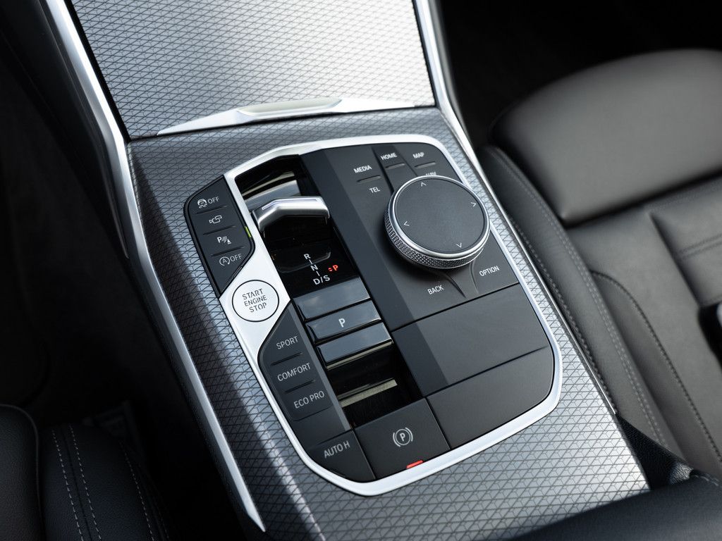 BMW 340i Touring xDrive FACEL. PANO AHK HUD 360° foto 17