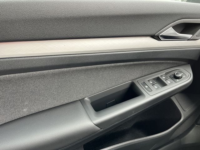 Golf VIII Variant Life 1.5 l eTSI DSG FACEL. LED