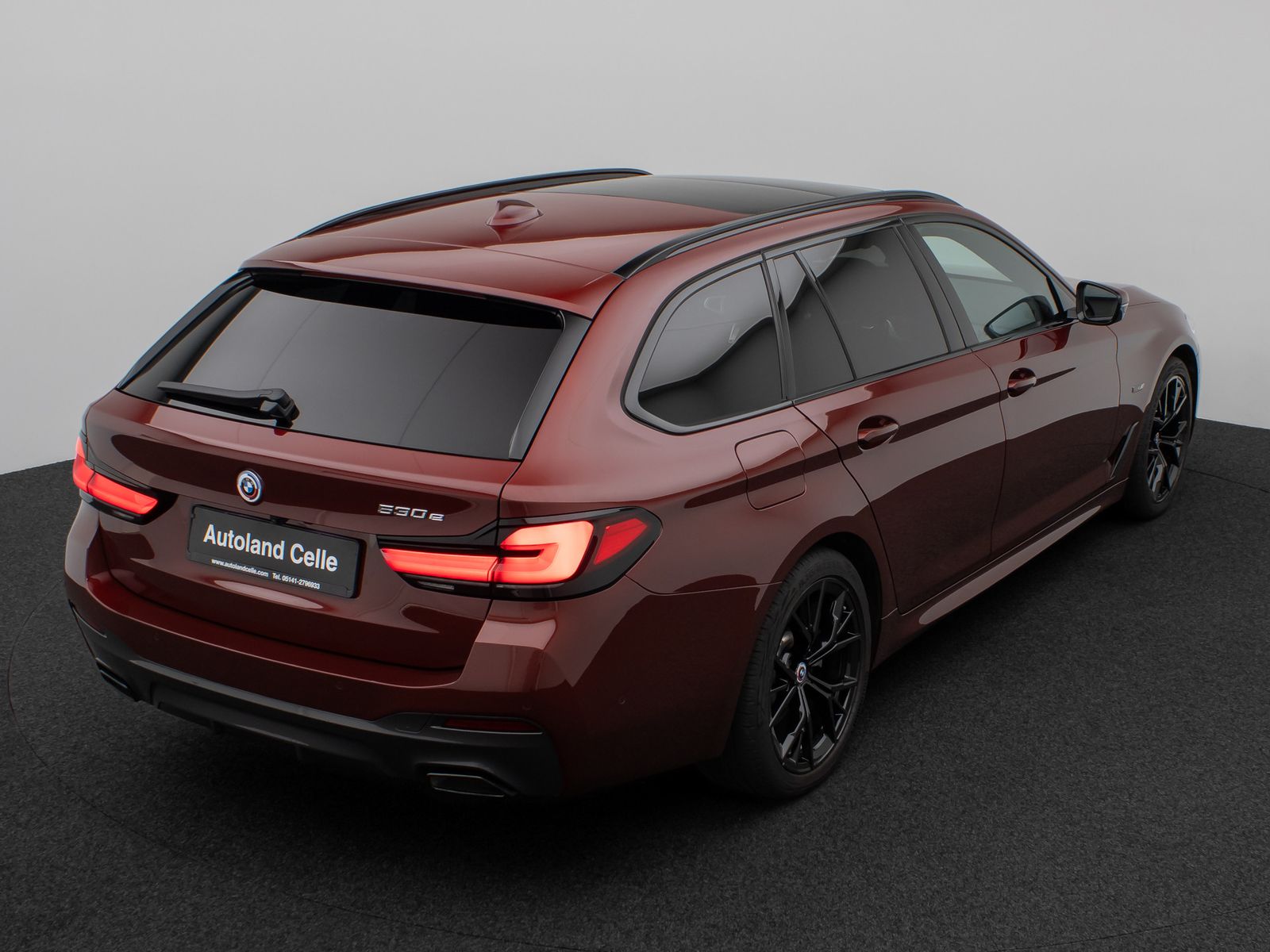 Fahrzeugabbildung BMW 530e M Sport Panorama Kamera HUD DAB H/K AHK 19"