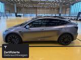 Tesla Model Y Performance - silberne Tesla Model Y