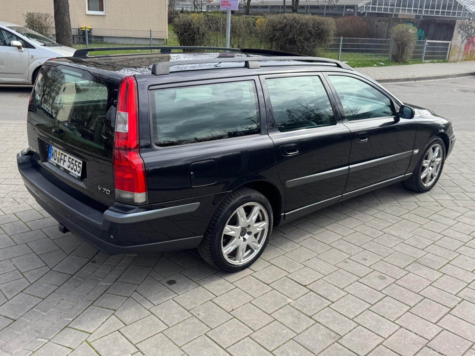 Volvo V70 2004 — photo 12
