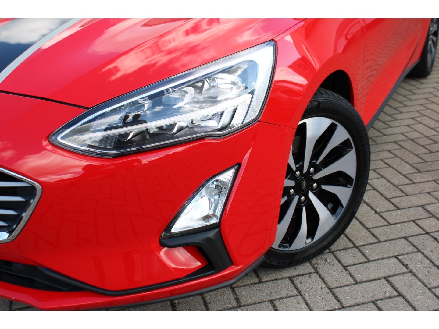 Fahrzeugabbildung Ford Focus Cool & Connect Turnier LED GRA GJR Navi PD