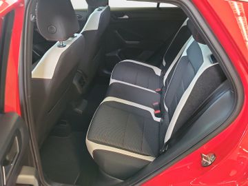 Volkswagen T-Roc - 11