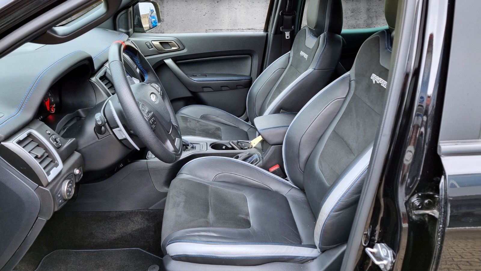 Fahrzeugabbildung Ford Ranger Raptor Doppelkabine 4x4