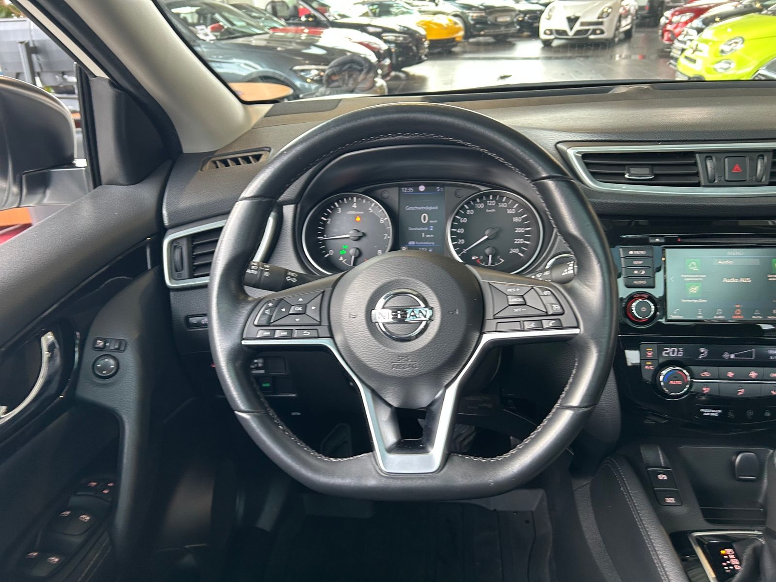 Fahrzeugabbildung Nissan Qashqai Zama PANO AHK 360° NAV SHZ 18"