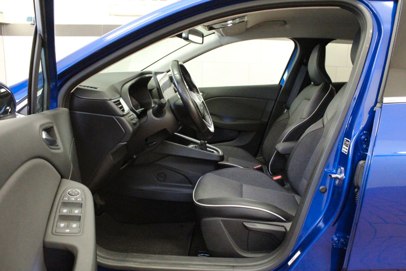 Fahrzeugabbildung Renault Clio TCe 90 Intens*Winterpaket*City Paket*