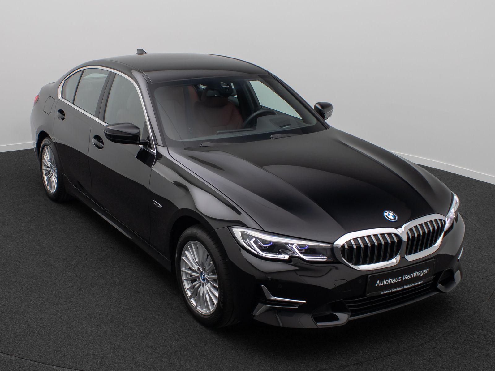 BMW 330e LuxuryLine Kamera Laser HUD DAB HiFi Komfor imagem 3