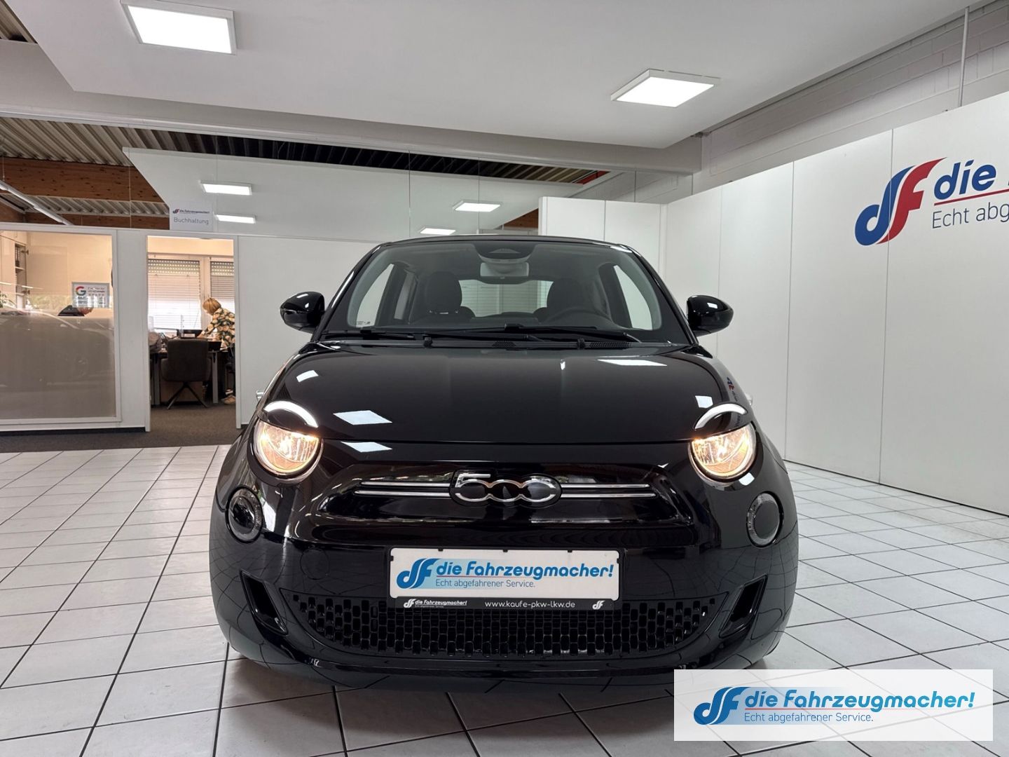 Fahrzeugabbildung Fiat 500 e 3+1 Icon Navi Digitales Cockpit Memory Sit