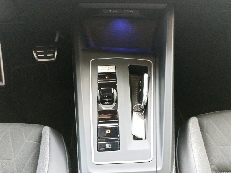 Fahrzeugabbildung Volkswagen Golf VIII 1.5 eTSI Goal DSG