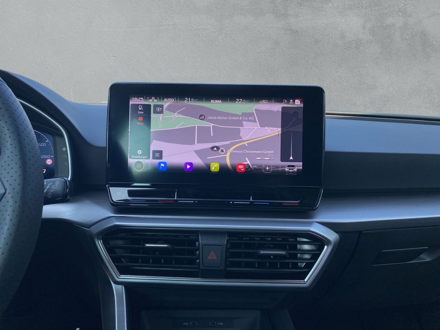 Fahrzeugabbildung SEAT Leon Sportstourer FR 2.0 TDI EU6d *Navi *digital