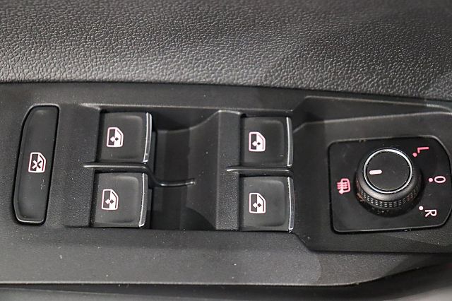 Polo GTI 2.0 TSI GTI DSG ACC NAVI BT SHZ SPORTFW