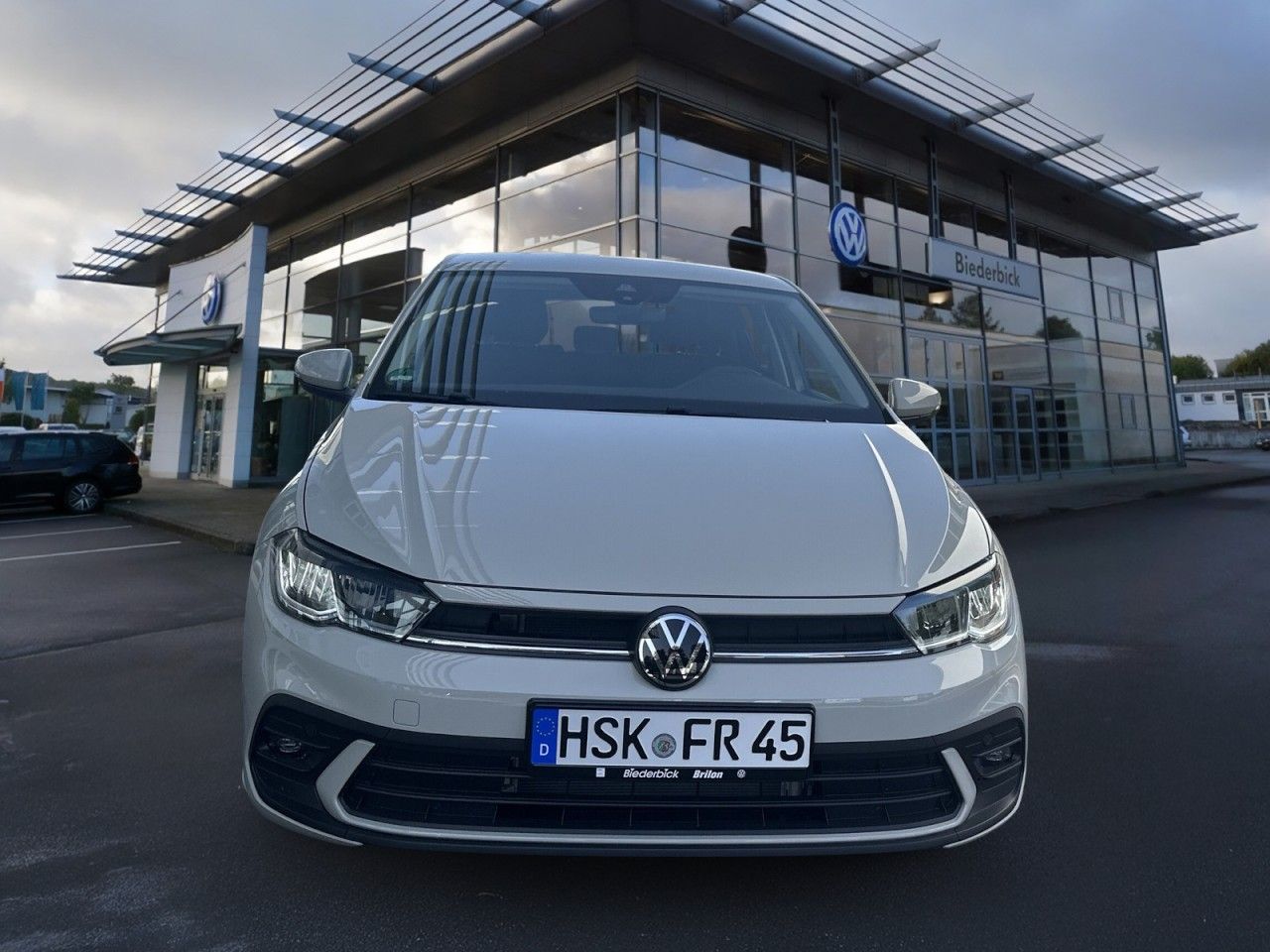 Volkswagen Polo 1.0 TSI LED RFK 15 ALU DAB SITZHZG. APP-C. imagem 2