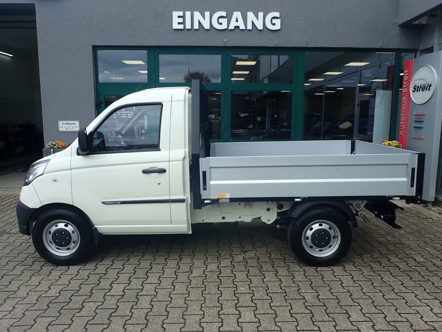 Fahrzeugabbildung Piaggio Porter NP6 SW Kipper LR 2,2m Pritschenlänge LPG