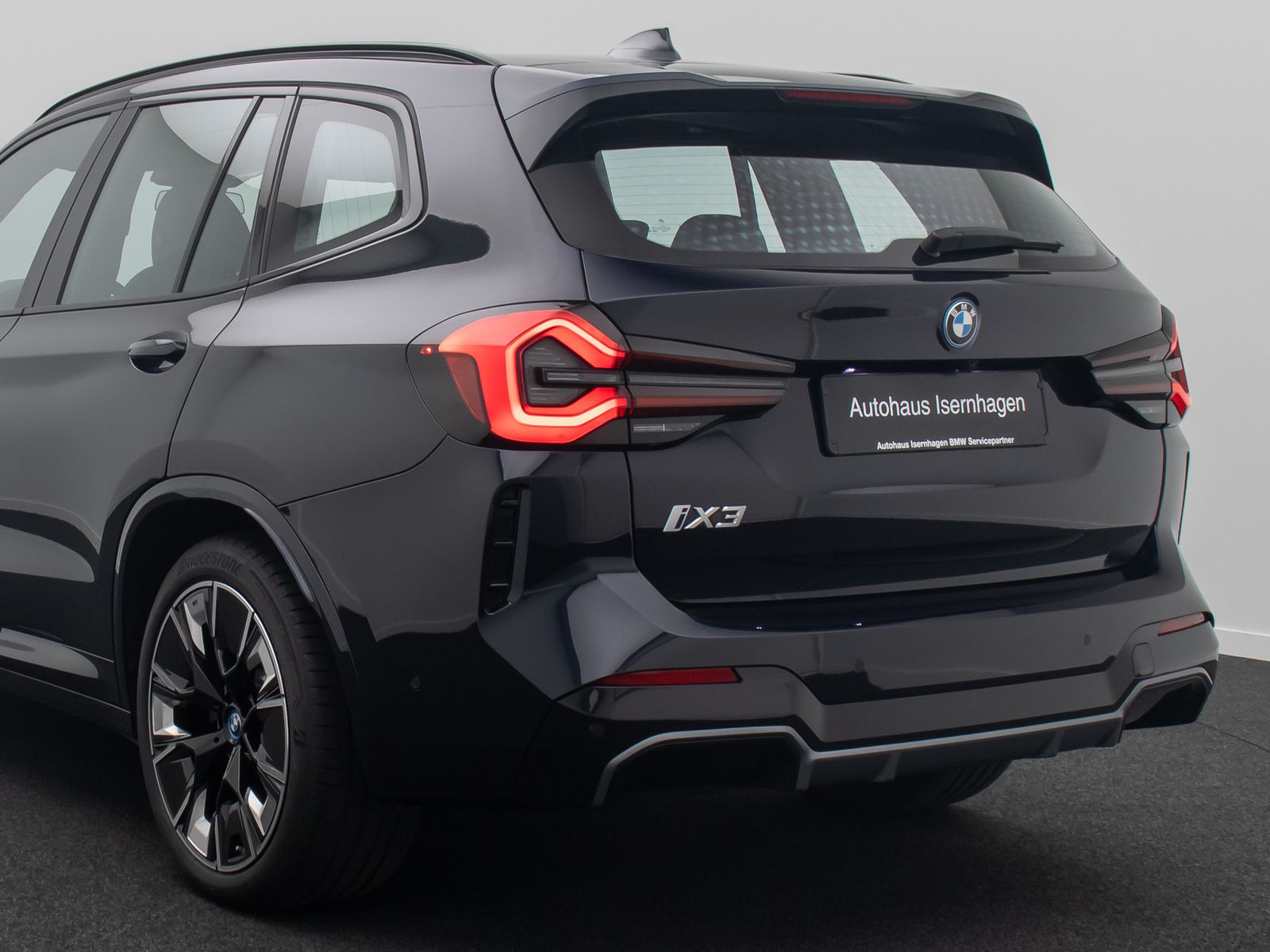 Fahrzeugabbildung BMW iX3 IMPRESSIVE DAB HUD Laser ACC 360°Panoram 20"
