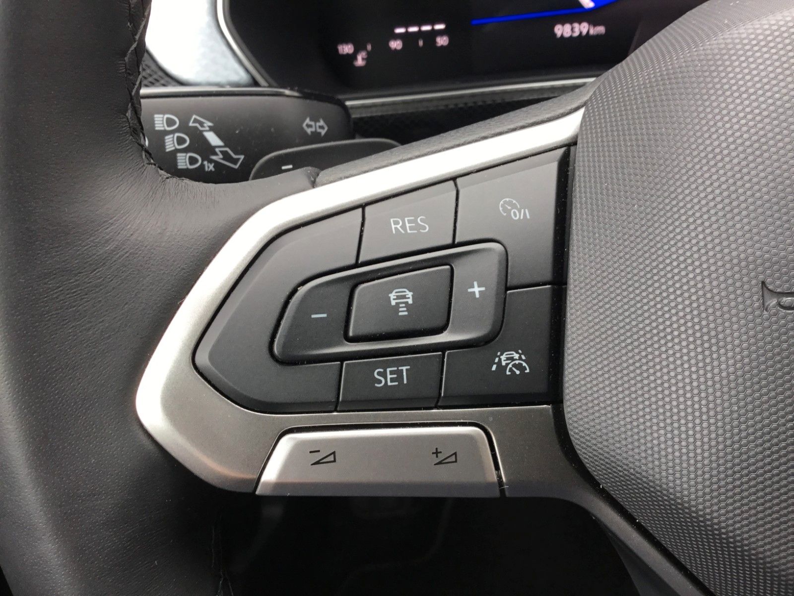 Fahrzeugabbildung Volkswagen T-Cross 1.0 TSI DSG GOAL+AHK+ACC+AppConnect+LED