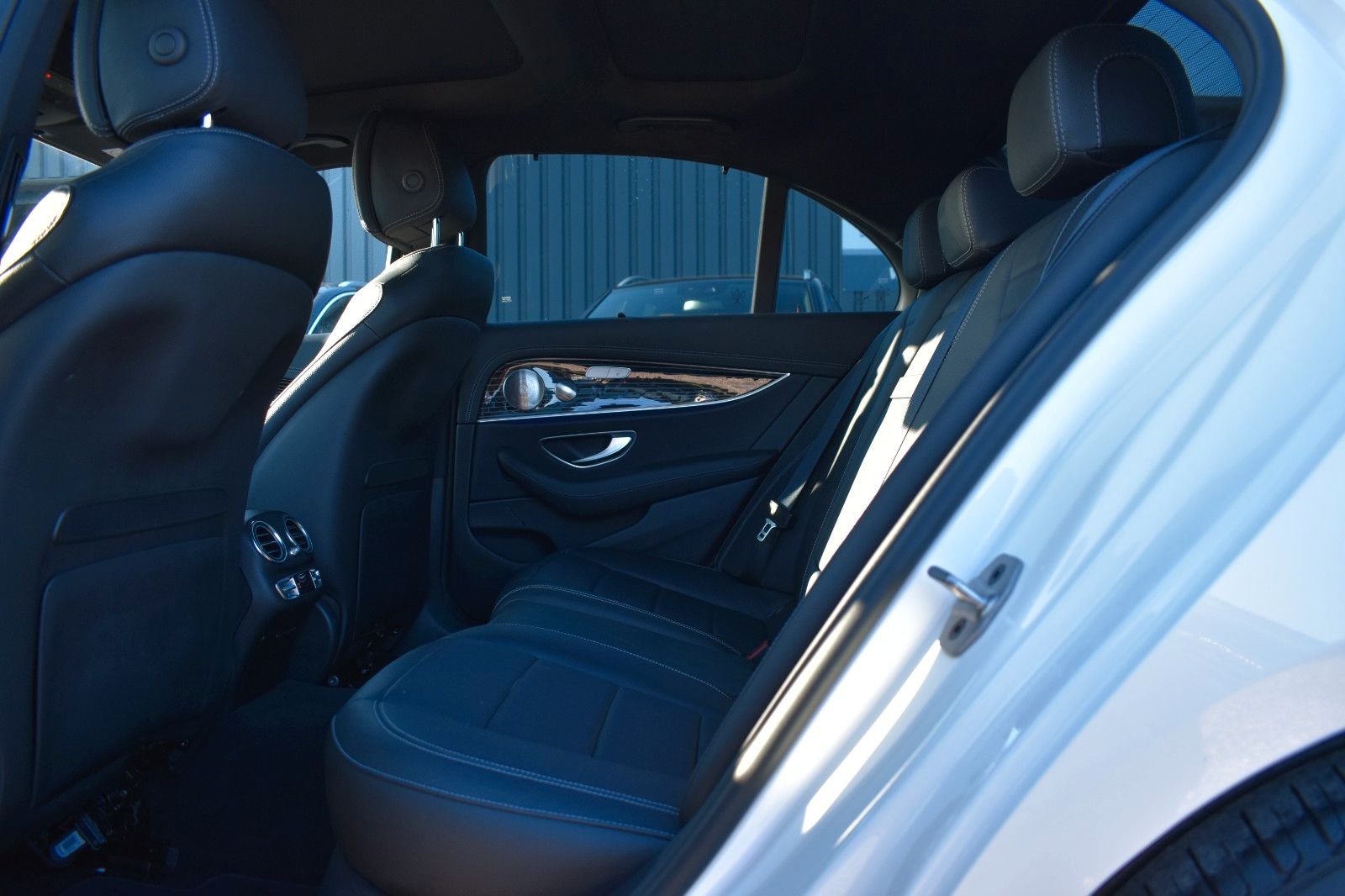 Fahrzeugabbildung Mercedes-Benz E 400d  Lim. 4Matic designo Multibeam AMG Line