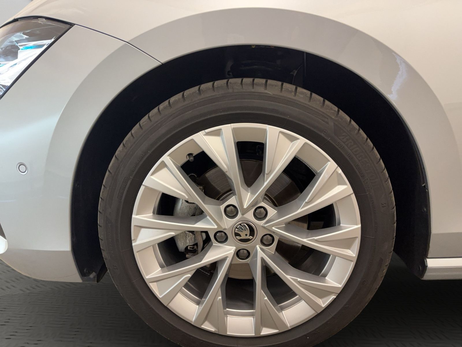 Fahrzeugabbildung SKODA Superb Combi 2.0 TDI 110kW DSG Selection