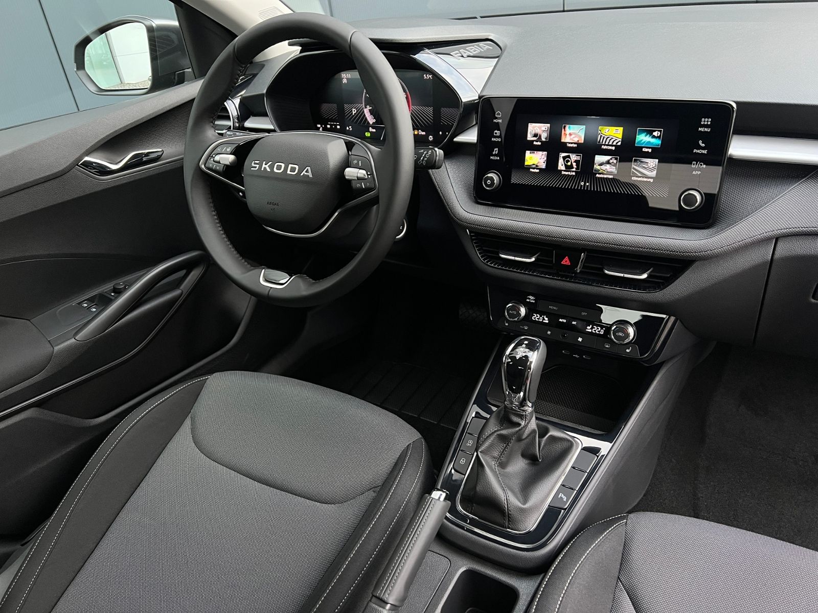 Fahrzeugabbildung SKODA Fabia Selection Edition 130 1.0 TSI DSG *Garanti